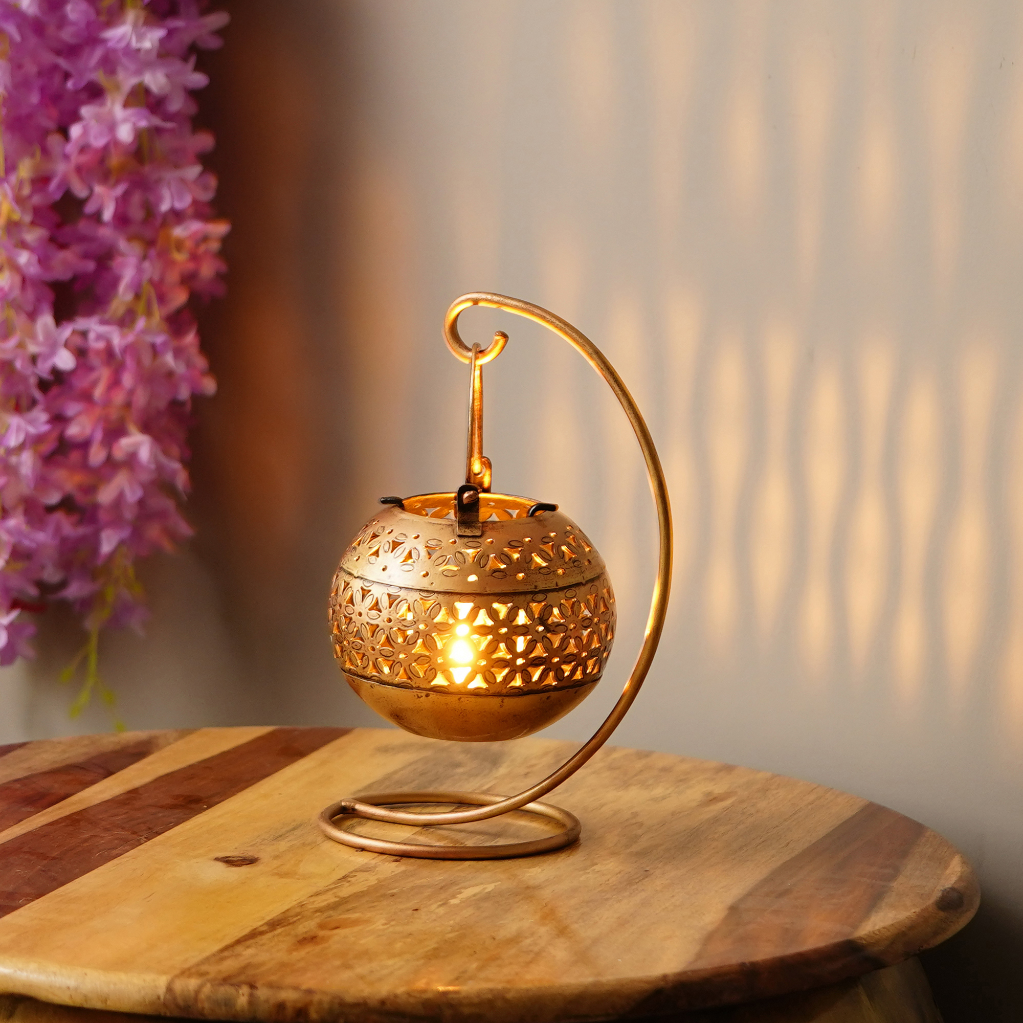 Antique Lota Stand Tealight Candle Holder For Home Decoration / Restaurant Decorative Items